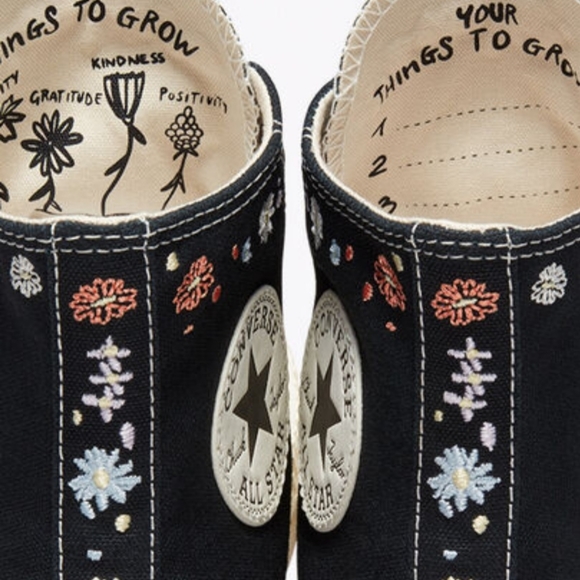 Converse CTAS Lift  Hi Platform Embroidered Floral Women's Sz: A01592C - Picture 3 of 15